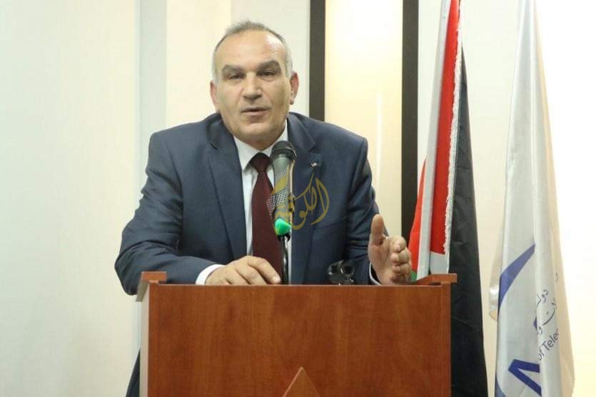 وزير الاتصالات وتكنولوجيا المعلومات إسحاق سدر